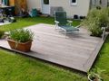Holzterrasse mit Liege