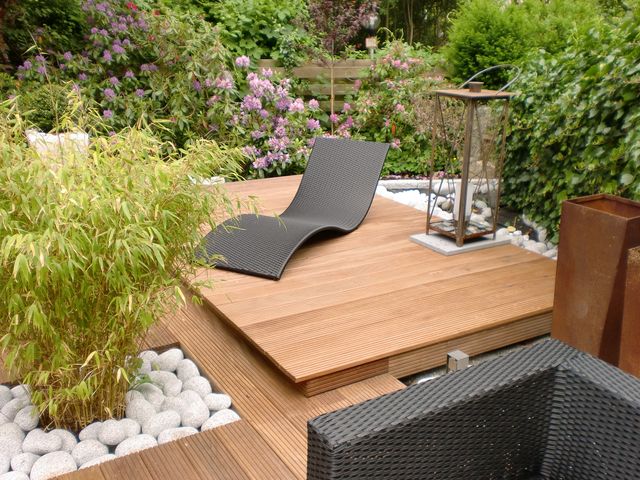  Holz im Garten