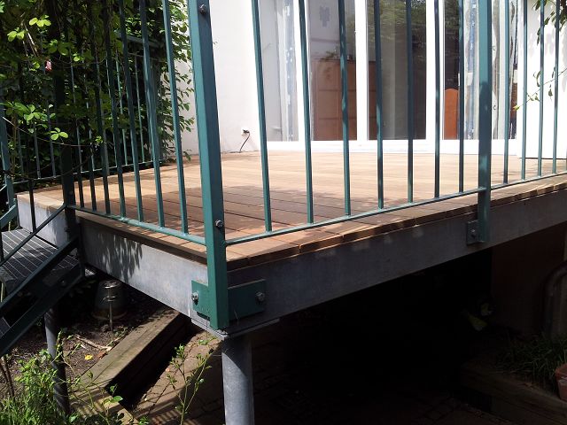 Aufgeständerte Terrasse