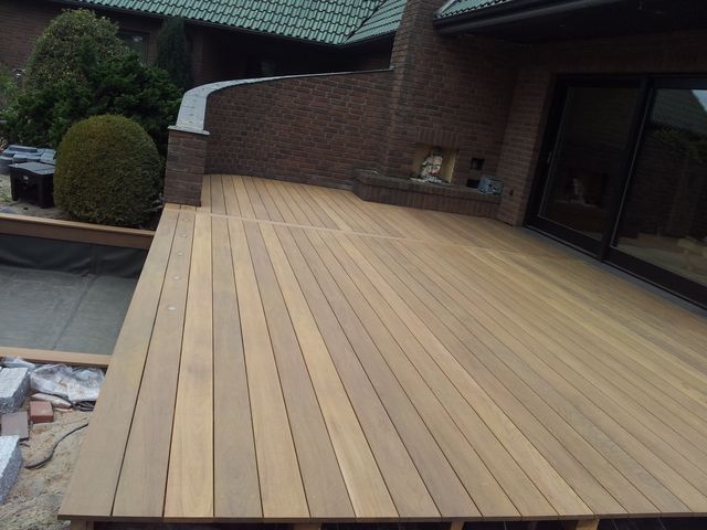 Terrase Ipe Glatt mit Teich