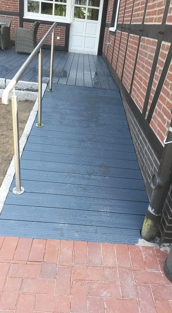 Behinderten gerechte Holzterrasse