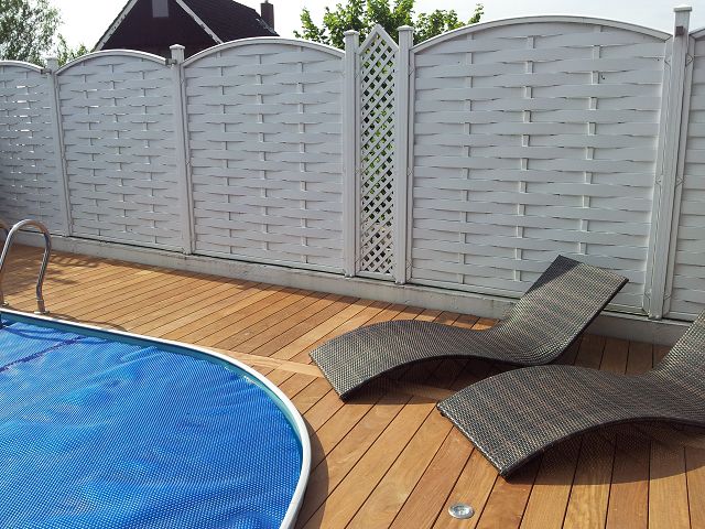 Holzdeck mit Proppen