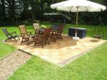 Terrasse mit Holzfliesen